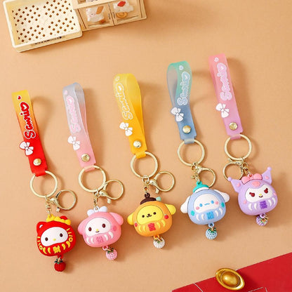 Gantungan Kunci Bag Charm Aksesori Tas Seri Sanrio X Daruma Dgn Strap